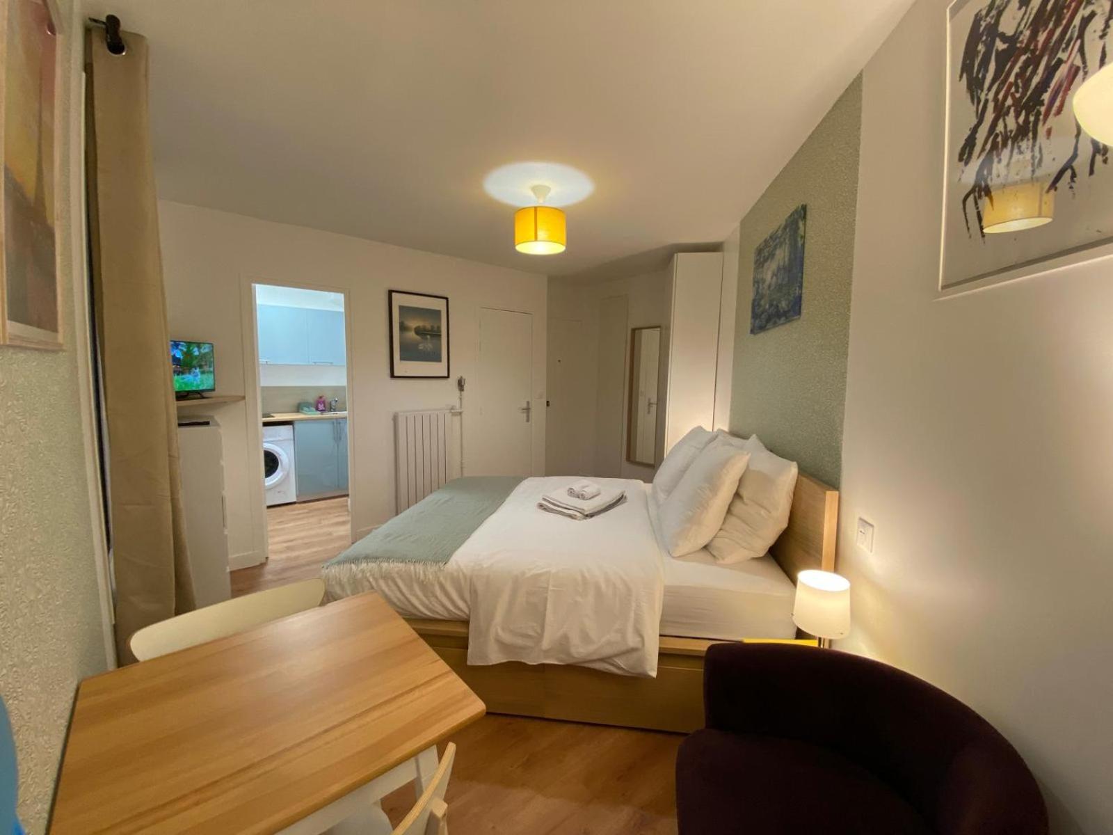 Studio Number 15 Pantin Bagian luar foto